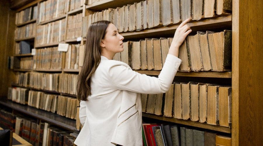 Bachelor in Virtual Archival Science